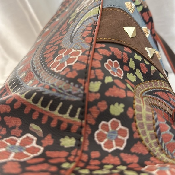 Nicole Lee Boho Barrel Shoulder Bag - Picture 4 of 13